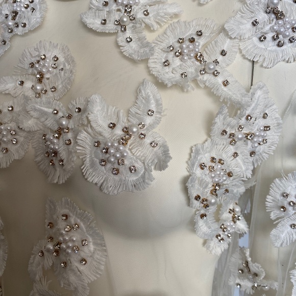 White mesh floral embroidered long sleeve top - Picture 2 of 3